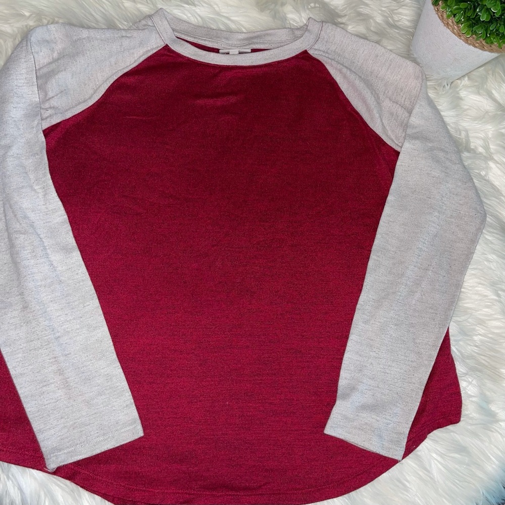 Brand: So, Size: M, Color: Red w Cream Sleeves